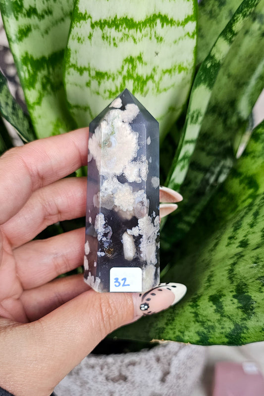 HQ Black flower agate towers